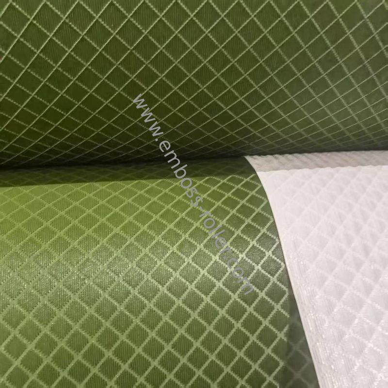 Breedte 600-1600 mm embossrol met lange levensduur en oppervlakhardheid HV1100/HRC62